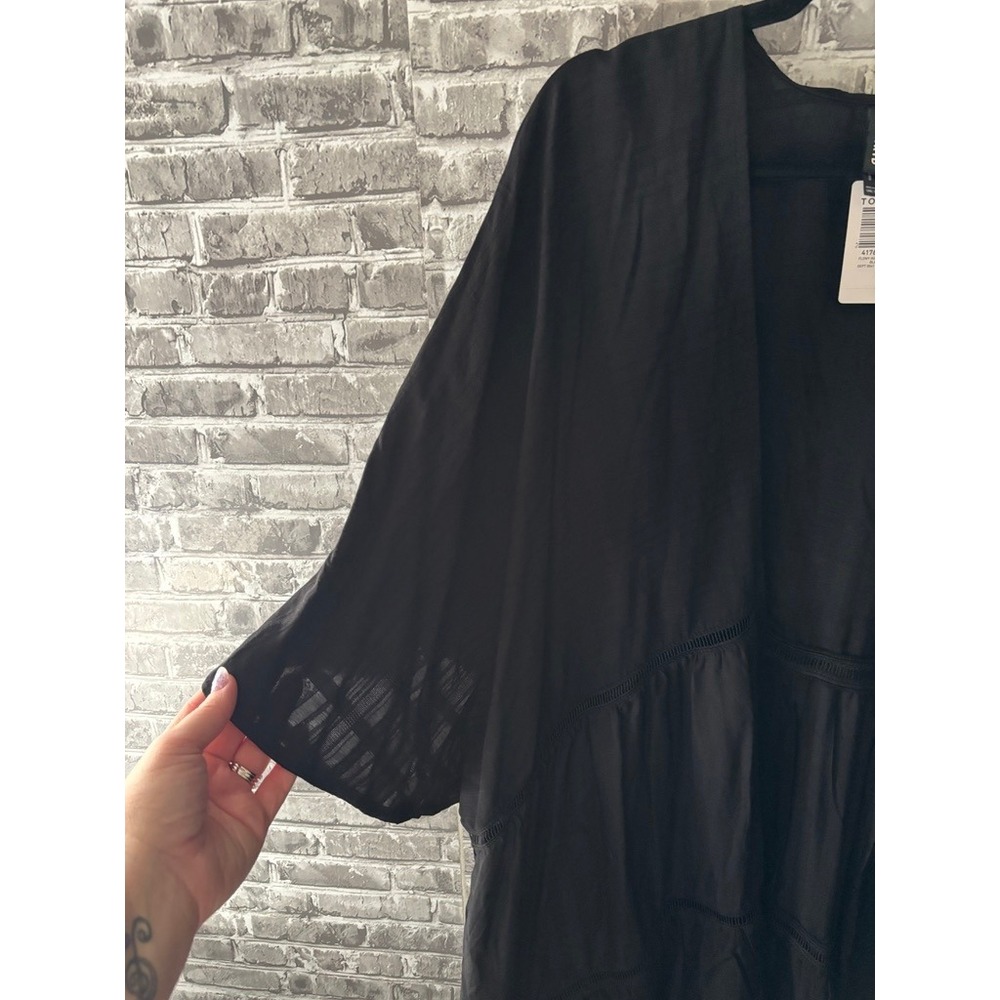 Flowy Inset‎ Ruana - Picture 5 of 5